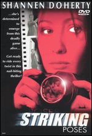 Lente Assassina<br><small>Striking Poses (1999)</small>