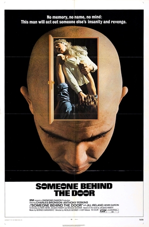 Um Homem Atrás da Porta<br><small>Someone Behind The Door (1971)</small>