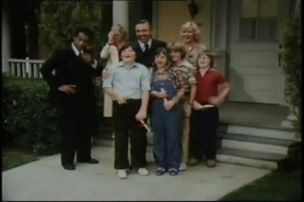 Os Garotos que Sabiam Demais<br><small>The Kids Who Knew too Much (1980)</small>
